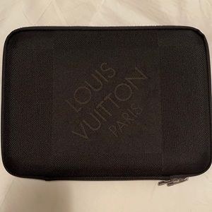 Louis Vuitton Laptop Sleeve: Black